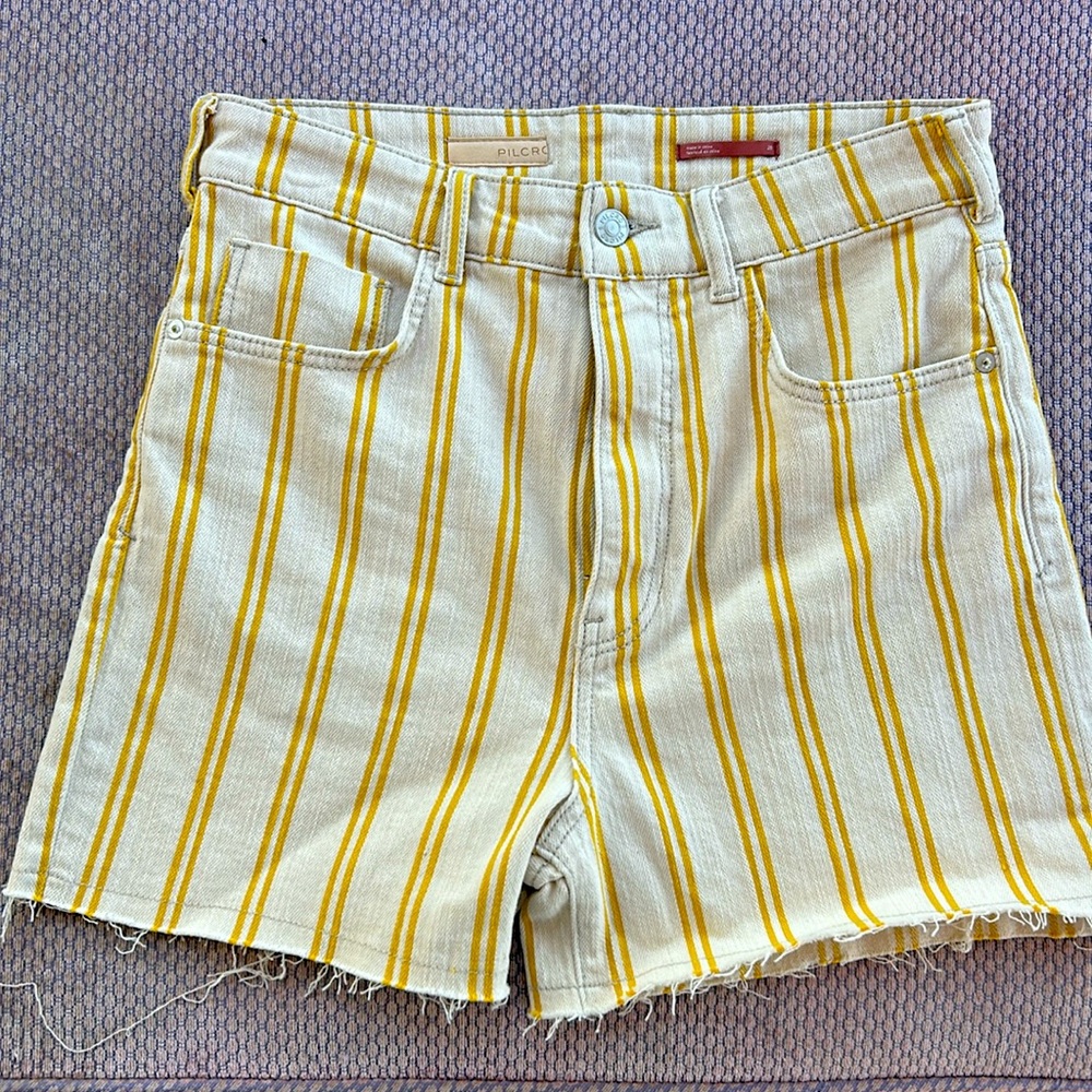 Pilcro yellow striped size 28 shorts